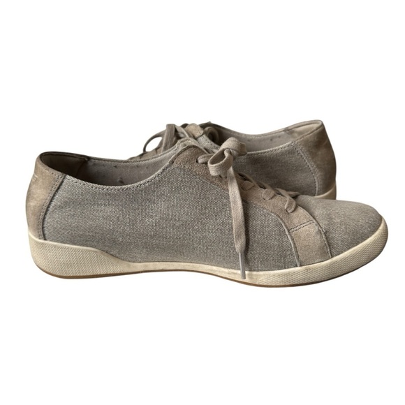 Dansko Olisa Sneaker in Stone Canvas, Size 40 (9.5-10) - Picture 4 of 8
